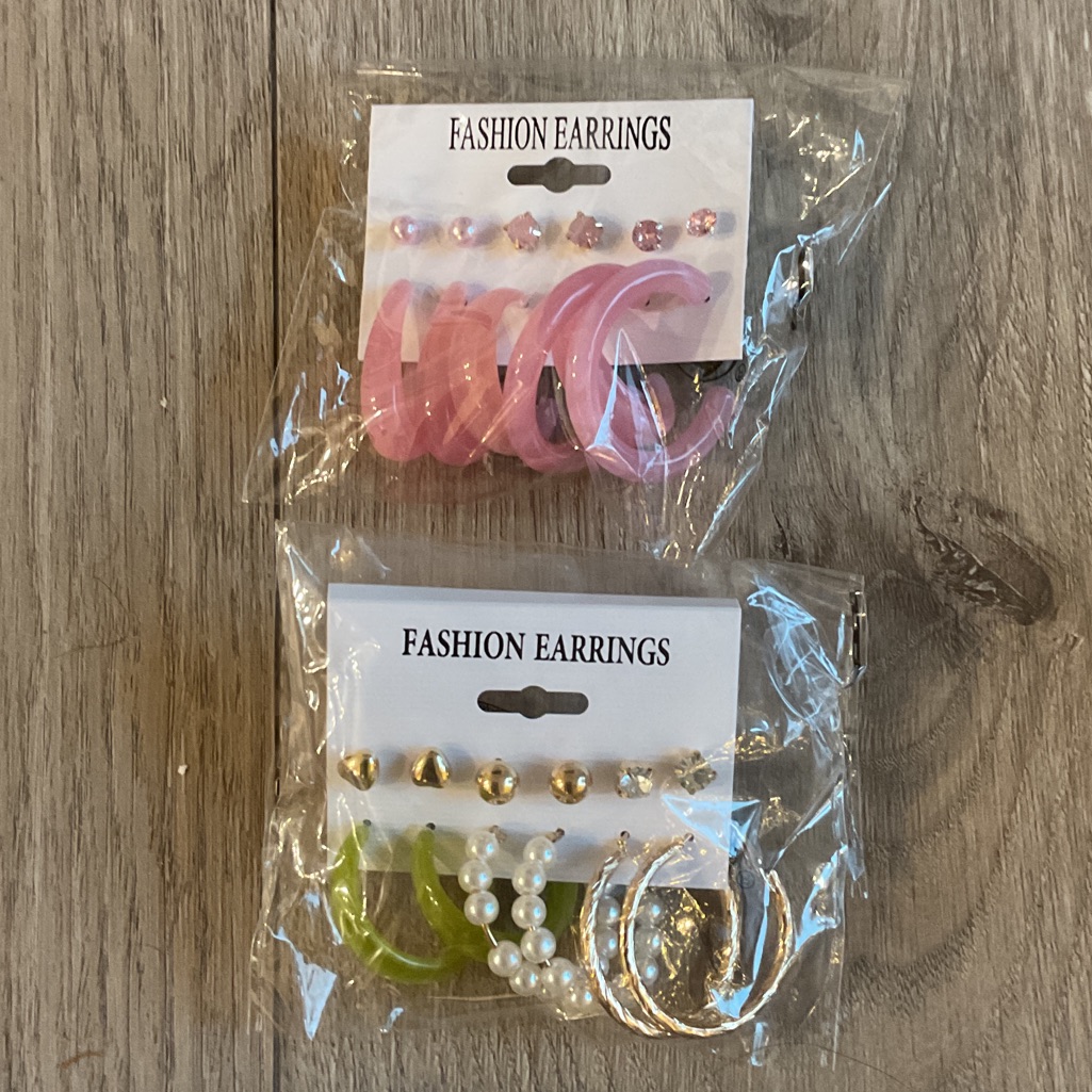 Fashion Earrings One Pack Pink And The Other Pack With White Gold And Jade 25$